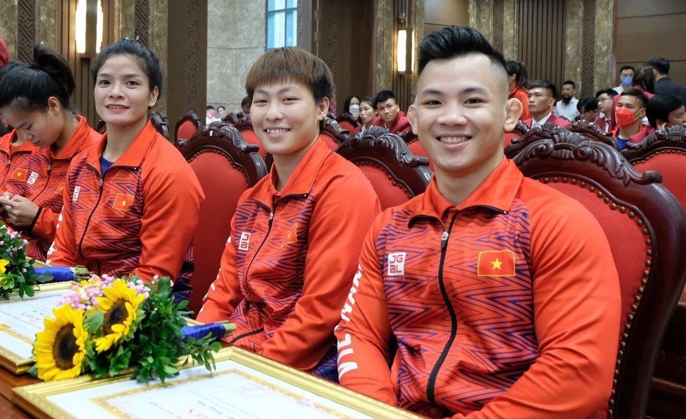 Ha Noi chi hon 17,4 ty dong vinh danh cac VDV, HLV SEA Games 31 8 hong-son.jpg
