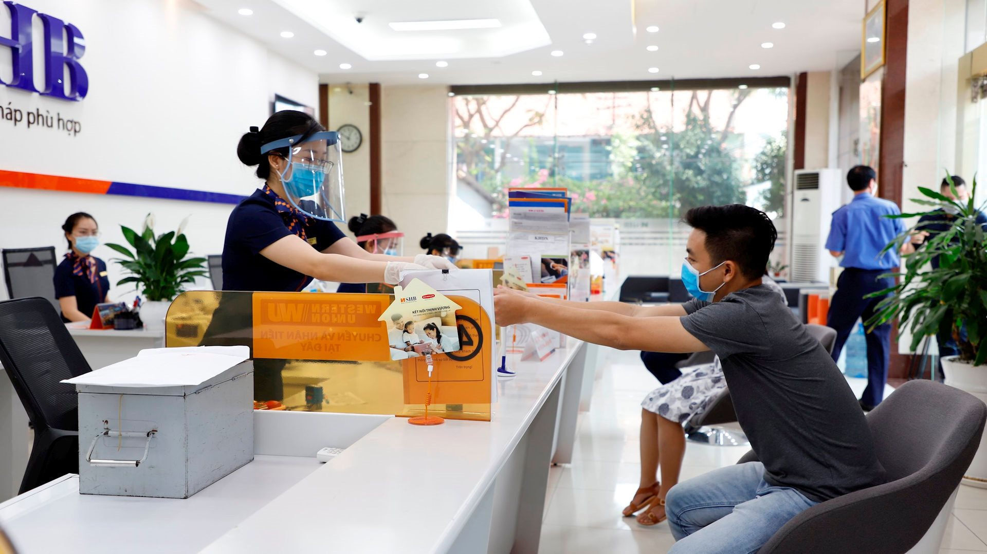 SHB tang den 85% phi bao hiem nhan tho cho khach hang image.jpeg