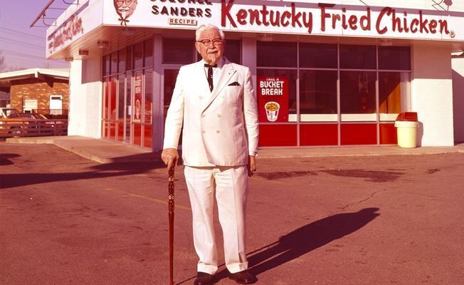 Cau chuyen cuoc doi ve nguoi sang lap KFC - Dai ta Sanders se duoc he lo trong “A Finger Lickin' Good Story” 2 KFC