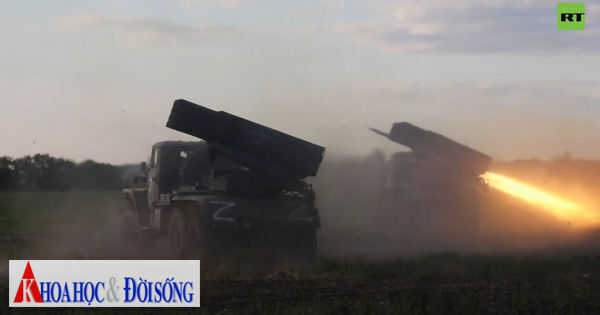 Pháo binh, tên lửa Nga tấn công hàng trăm mục tiêu quân sự Ukraine mỗi ngày