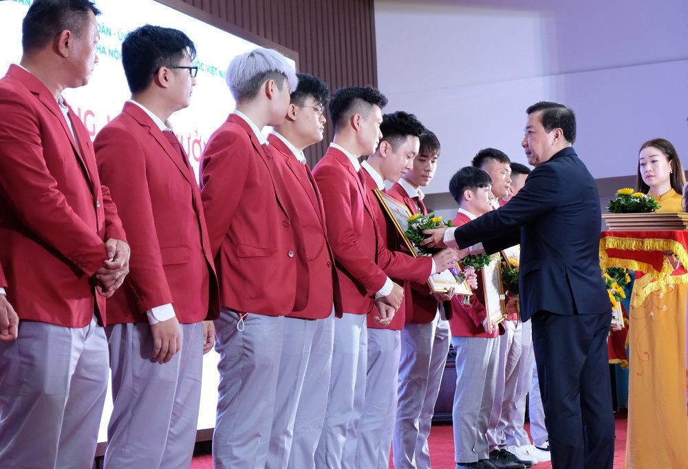 Ha Noi chi hon 17,4 ty dong vinh danh cac VDV, HLV SEA Games 31 5 tt5.jpg