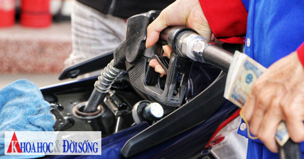 Giá xăng tăng vượt 31.000đồng/lít