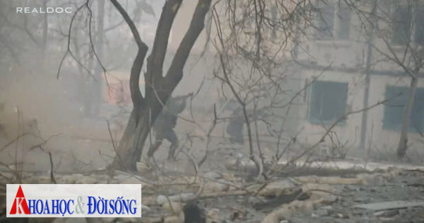 Video: Trận chiến giành Mariopol – góc nhìn người trong cuộc, trailer phim tài liệu Bên bờ vực thẳm