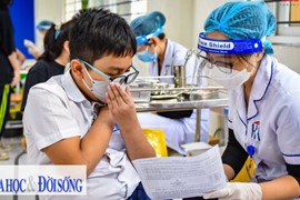 Tỉ lệ tiêm vắc xin cho trẻ từ 5 đến dưới 12 tuổi đạt tỉ lệ khá thấp do tâm lý người dân