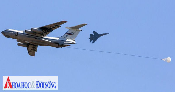 Sư đoàn Mãnh hổ Syria huấn luyện diễn tập đổ bộ đường không