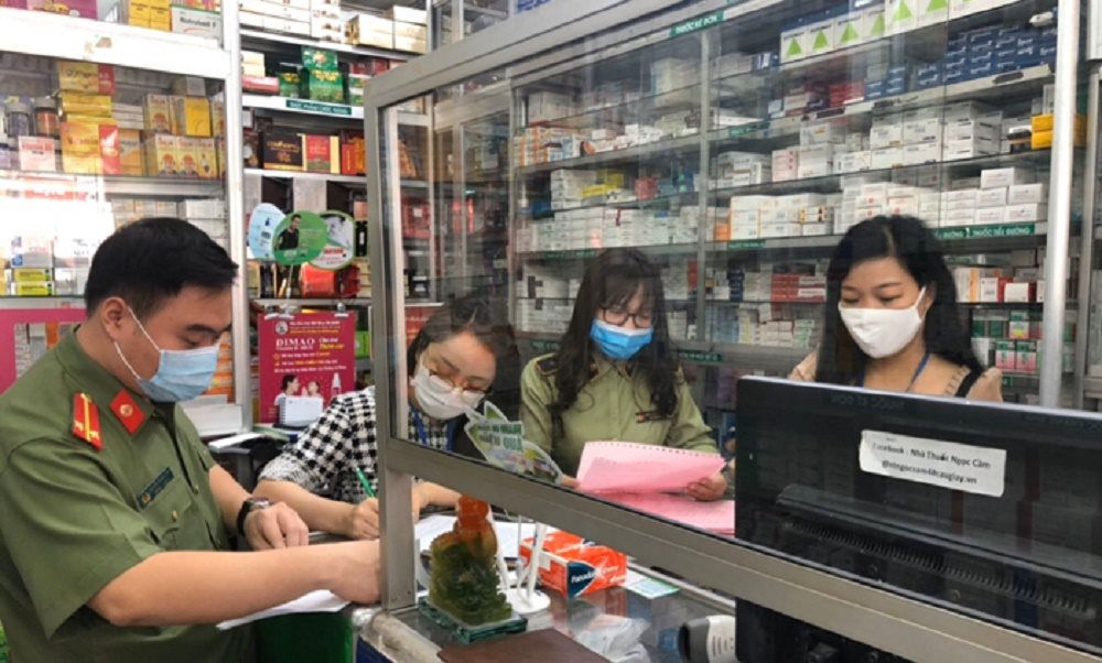 Ha Noi: Tang cuong lay mau kiem tra cac thuoc co nguy co vi pham chat luong thuoc.jpg