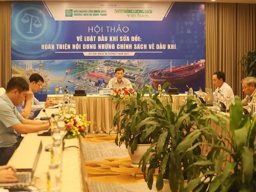 Du thao Luat Dau khi (sua doi): Can chi tiet ve tac dong moi truong dau-khi.jpg