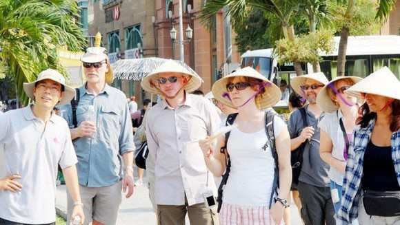 khach-quoc-te-2.jpg