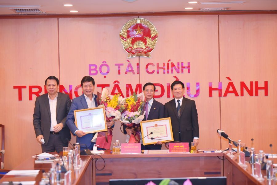 Nhieu doanh nghiep ho tro giai phap cong nghe, phat trien thi truong von 2 Nhiều doanh nghiệp hỗ trợ giải pháp công nghệ, phát triển thị trường vốn 2