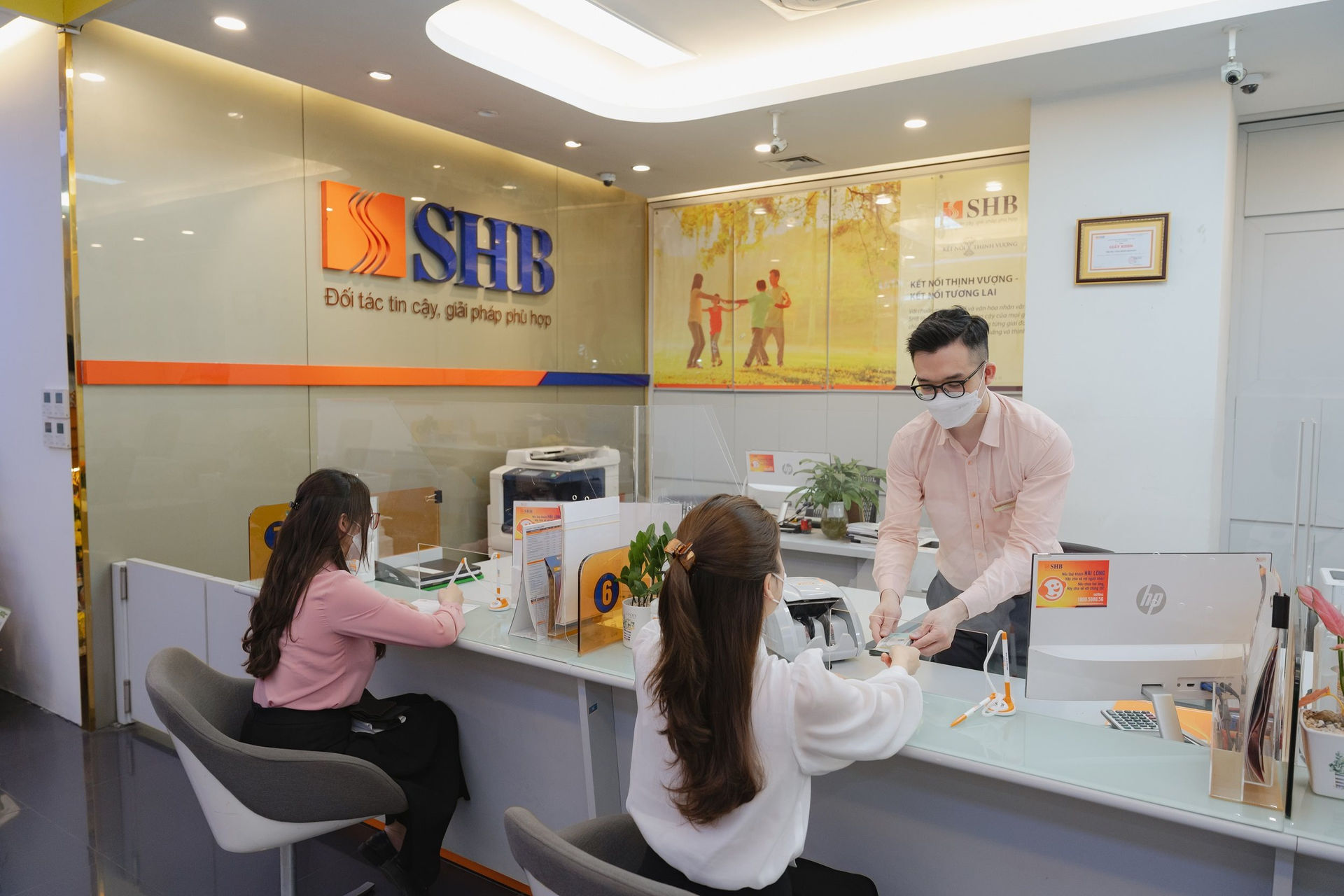 Nang cao hieu qua hoat dong, SHB dat loi nhuan ban nien cao nhat tu truoc toi nay cot00539.jpg