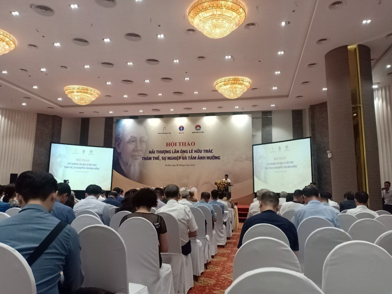 Hai Thuong Lan Ong Le Huu Trac - "Ngon co do tham" trong nen y hoc Viet Nam 2 hai-thuong.jpg