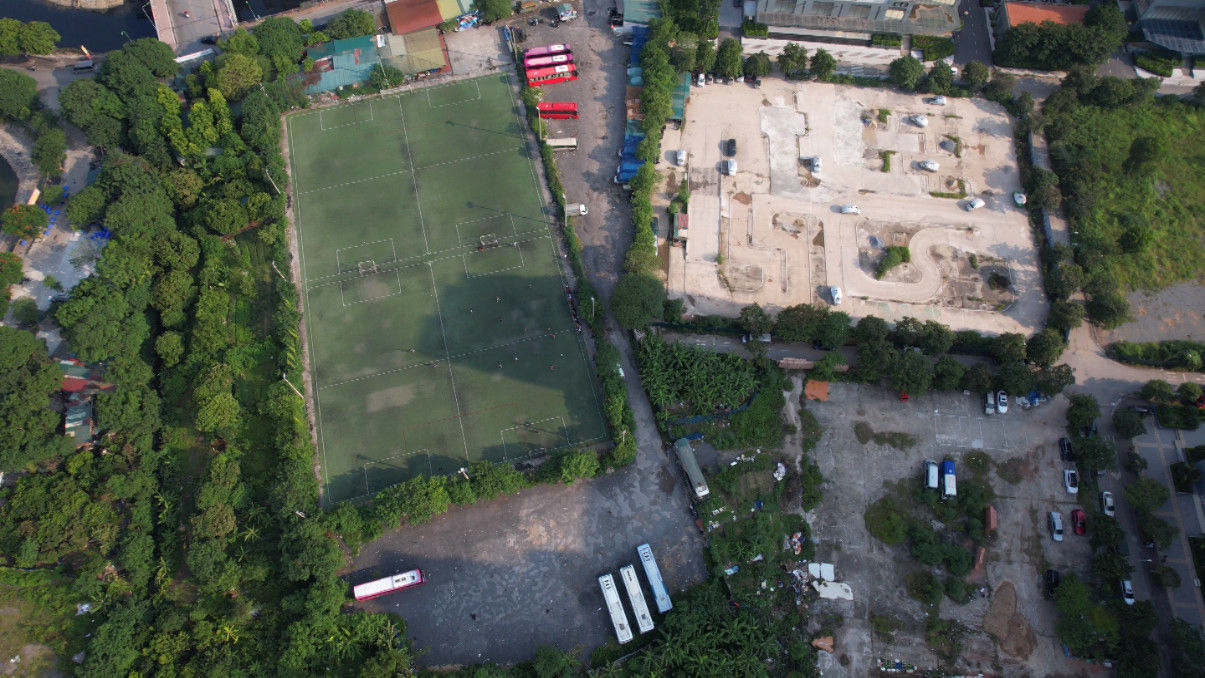 Ha Noi: Bai xe, san tap lai xe hoat dong trai phep tai phuong Dai Kim, chinh quyen o dau? 10(1).jpg