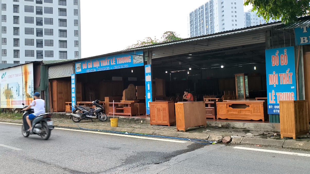 Ha Noi: Bai xe, san tap lai xe hoat dong trai phep tai phuong Dai Kim, chinh quyen o dau? 2 4.jpg