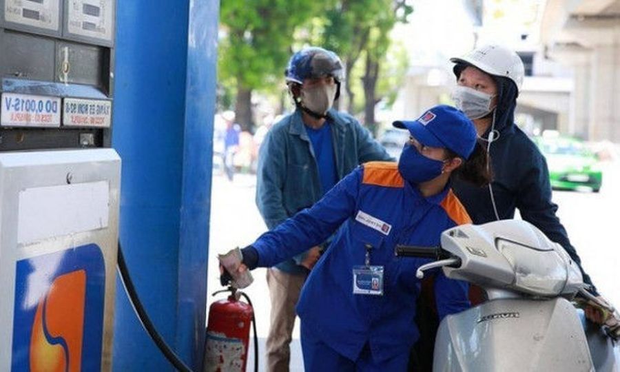 Bộ Tài chính chủ động nghiên cứu hoàn thiện phương án giảm thuế VAT, thuế TTĐB đối với xăng dầu