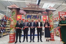 Gạo Việt Nam lên kệ ở chuỗi siêu thị Carrefour của Pháp
