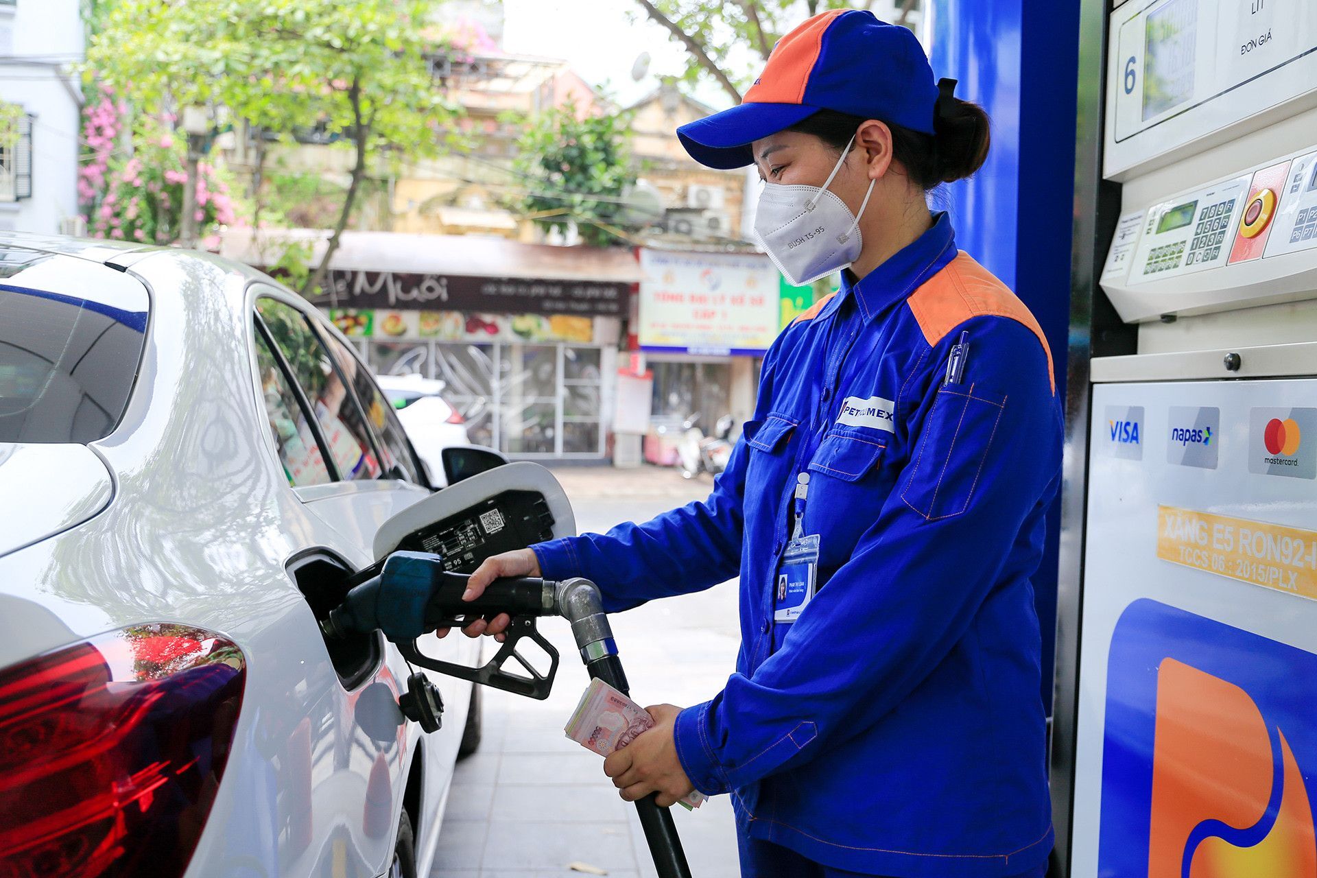 Vì sao Chính phủ vẫn giữ Quỹ Bình ổn giá xăng dầu?