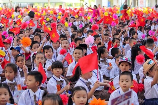 Tinh nao mien hoc phi cho hoc sinh? khai-giang-3316.jpg