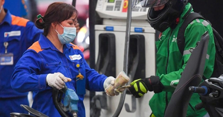 Giá xăng có thể lập kỷ lục hơn 30.000 đồng/lít?