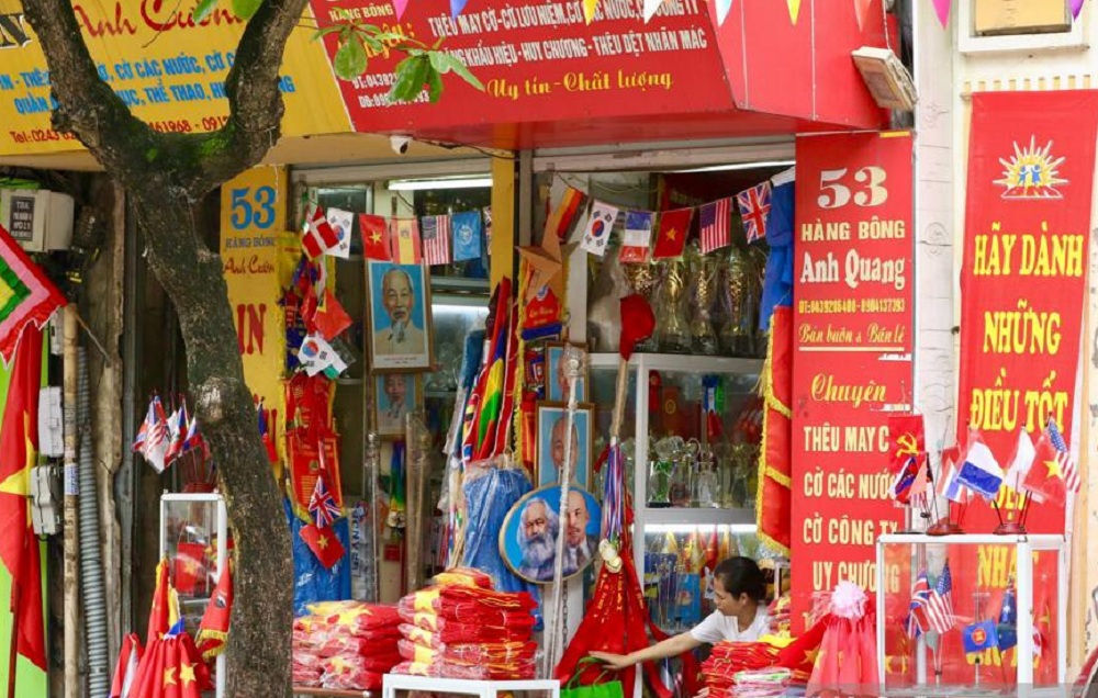 Ha Noi ruc ro co hoa chao mung Quoc khanh 2/9 11 29.11.jpg