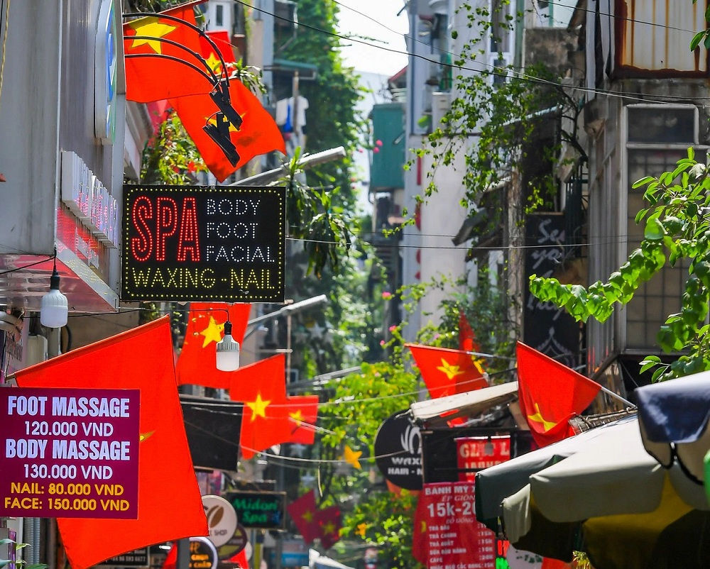 Ha Noi ruc ro co hoa chao mung Quoc khanh 2/9 2 29.3.jpg