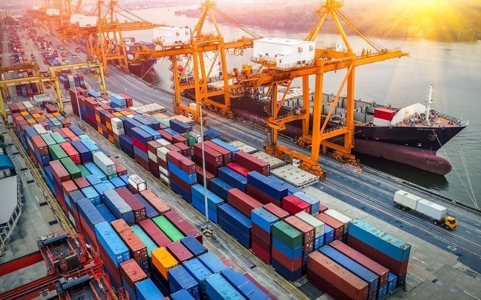 6 mat hang xuat khau tren 10 ty USD trong 8 thang dau nam 2 xuất khẩu