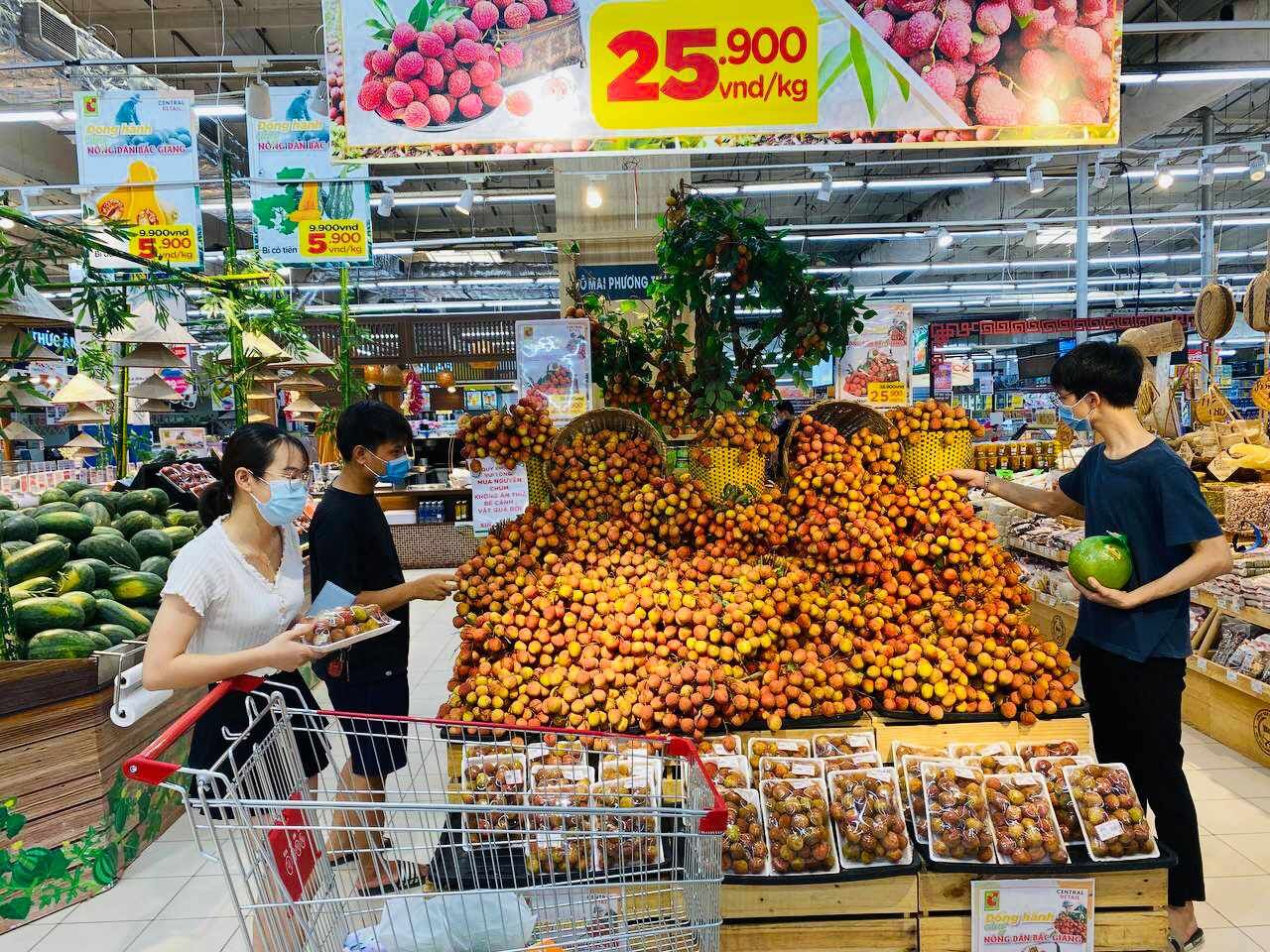 Tháng đầu tiên của năm 2023: Bán lẻ tăng 20%, xuất siêu 3,6 tỷ USD