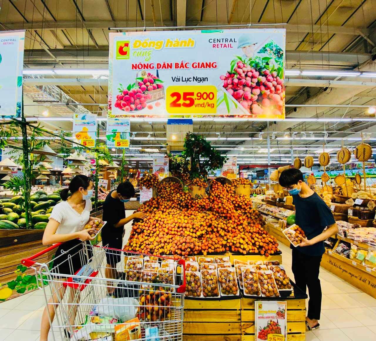 Thang dau tien cua nam 2023: Ban le tang 20%, xuat sieu 3,6 ty USD xuất khẩu