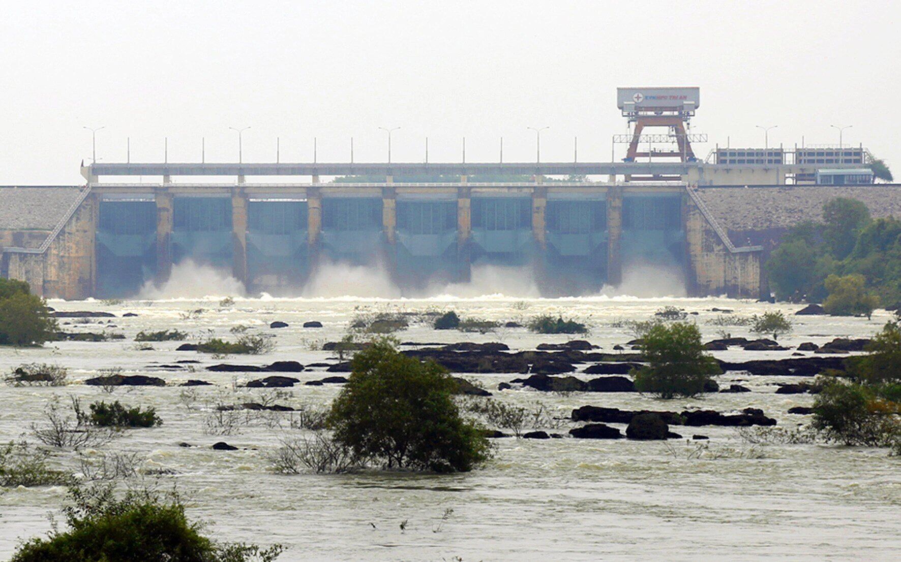 Mực nước hồ thủy điện ngày 9/10: Thủy điện Trị An xả tràn ngày cuối sau 6 tuần điều tiết hồ chứa liên tục