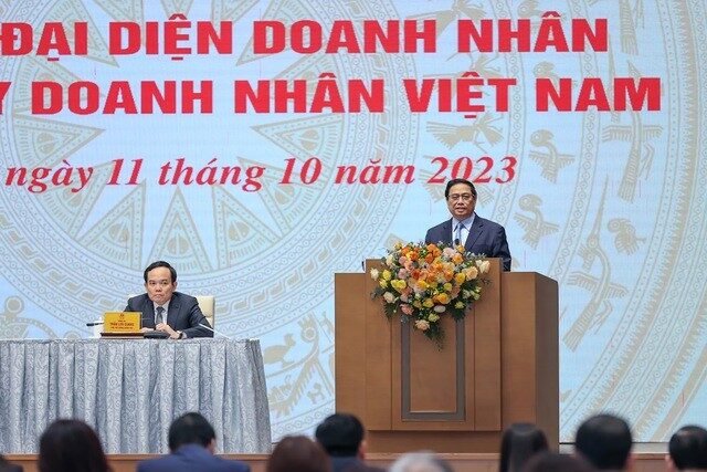 thu-tuong-pham-minh-chinh-ben-canh-hoat-dong-san-xuat-kinh-doanh-doi-ngu-doanh-nhan-7138.jpg
