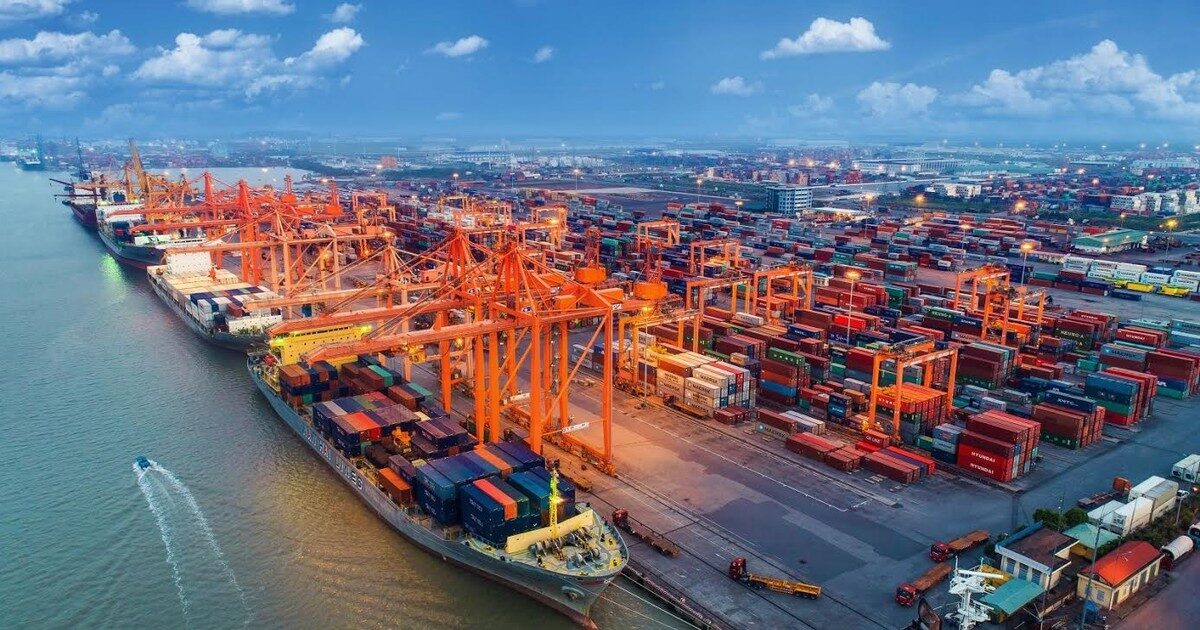 Dự báo hoạt động xuất nhập khẩu khởi sắc trong những tháng cuối năm