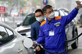 Giá xăng giảm mạnh lần thứ 2 liên tiếp