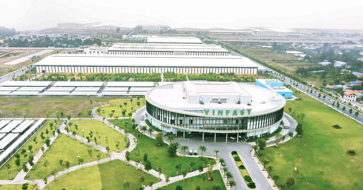 Tỷ phú Phạm Nhật Vượng "chơi lớn" tặng công ty 6.500 tỷ đồng cho VinFast