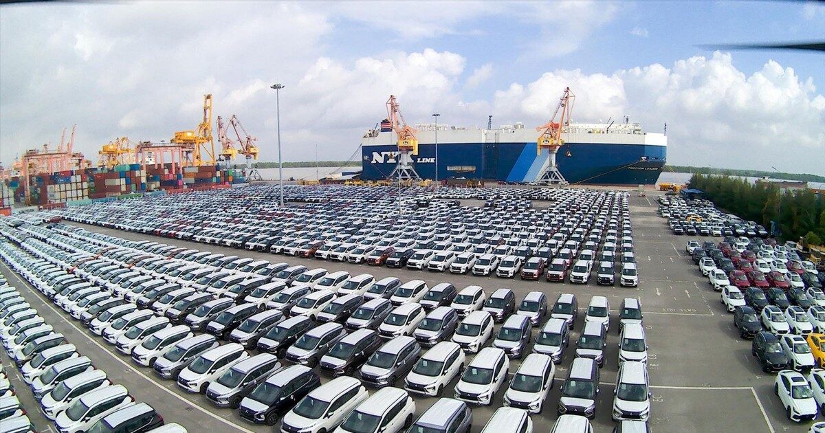 Sức mua giảm, ô tô nhập khẩu vẫn ồ ạt về Việt Nam