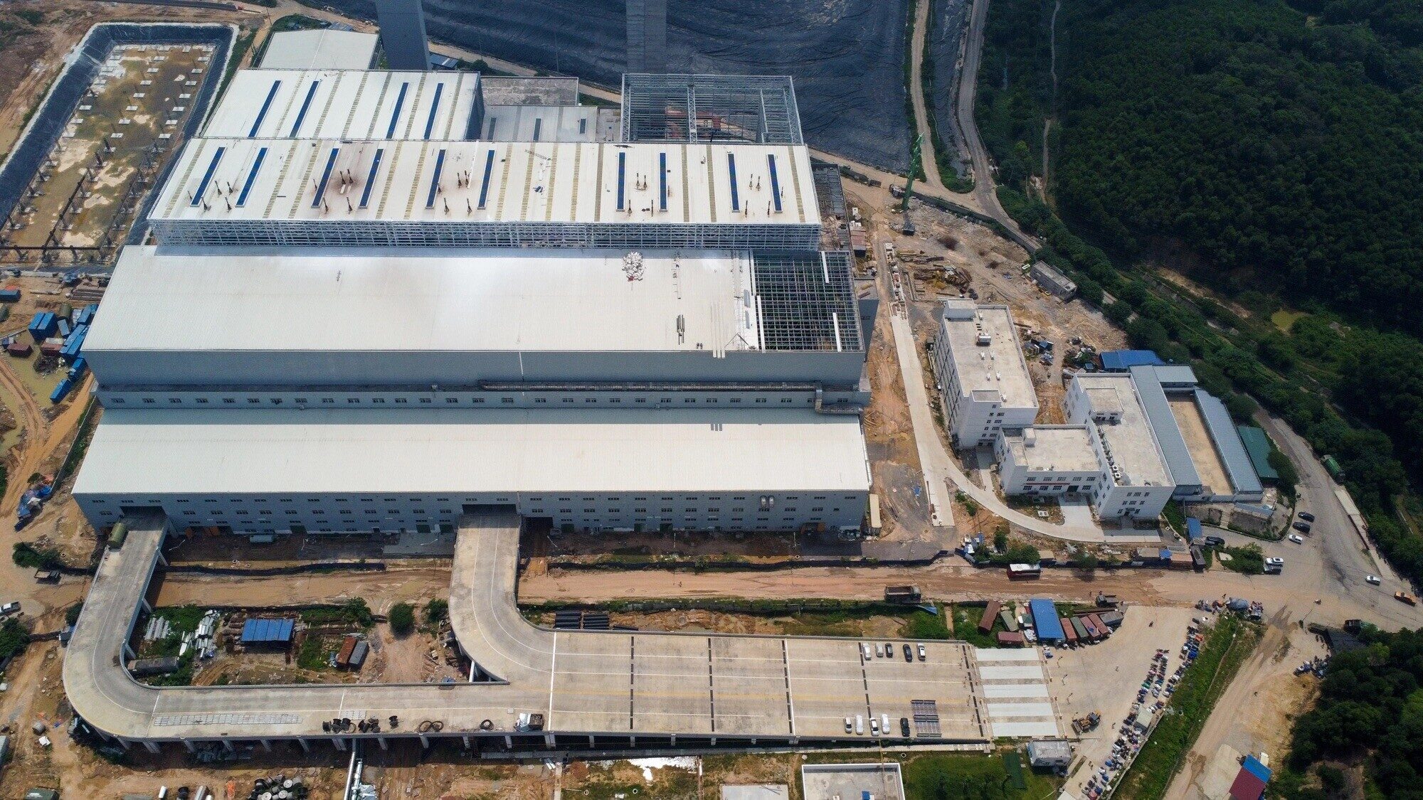 Việt Nam có nhà máy điện rác lớn thứ 2 thế giới, xử lý 5.000 tấn rác thải mỗi ngày