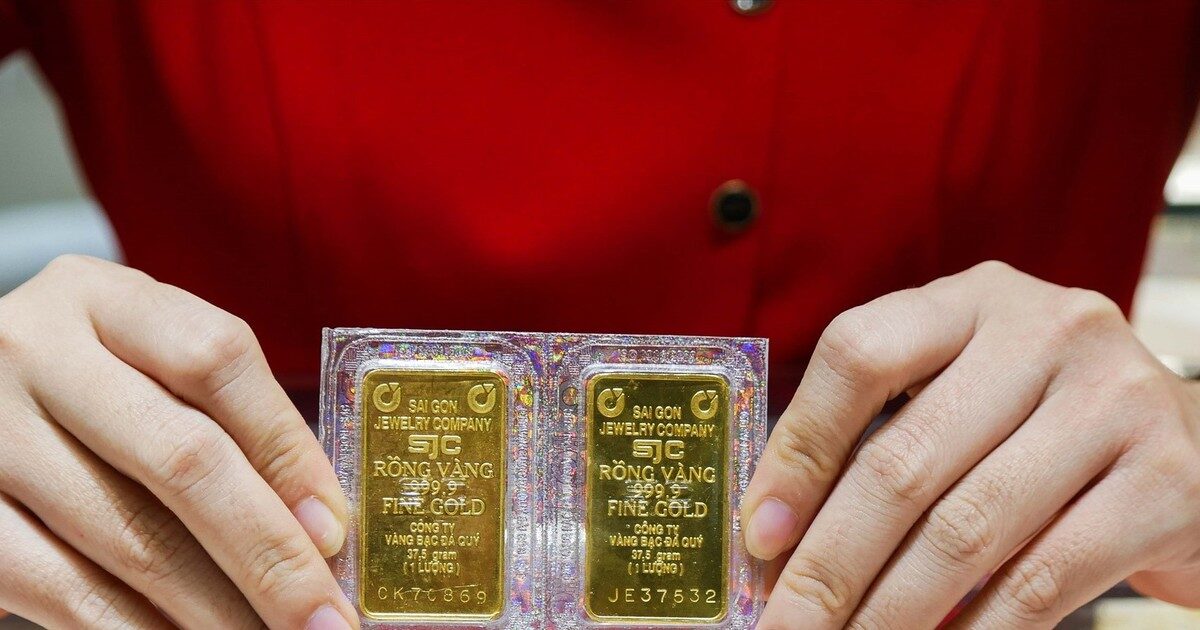 Giá vàng trong nước tiếp tục giảm