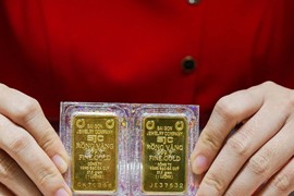 Giá vàng trong nước tiếp tục giảm