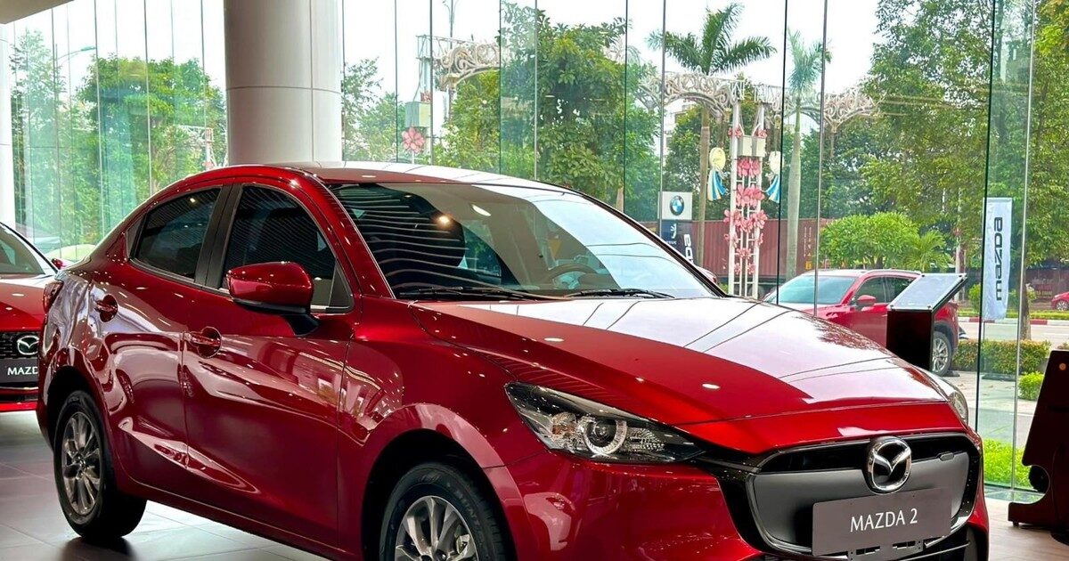 Mazda 2 bản nâng cấp về đại lý, giá tăng 15-35 triệu đồng