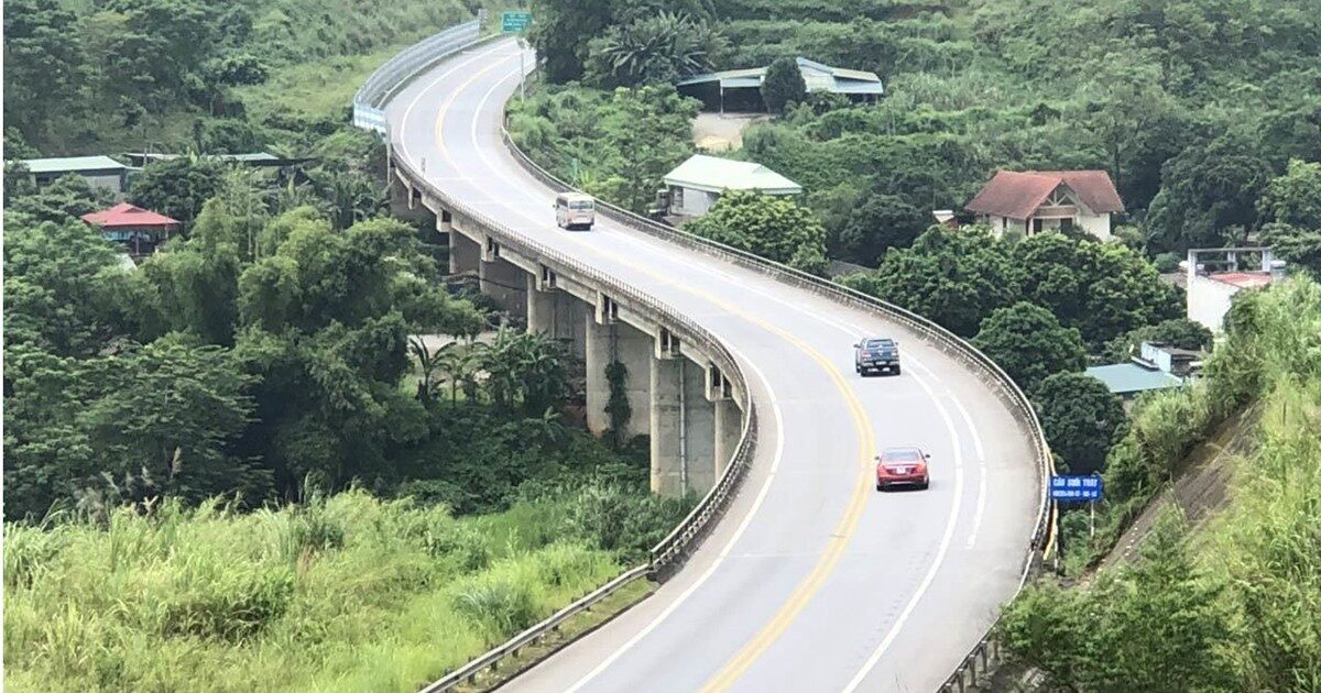 Xác định phương án mở rộng đoạn tuyến cao tốc Yên Bái - Lào Cai lên quy mô 4 làn xe