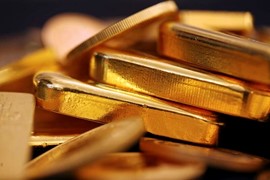Giá vàng tiếp đà giảm, mất mốc 69 triệu đồng/lượng bán ra