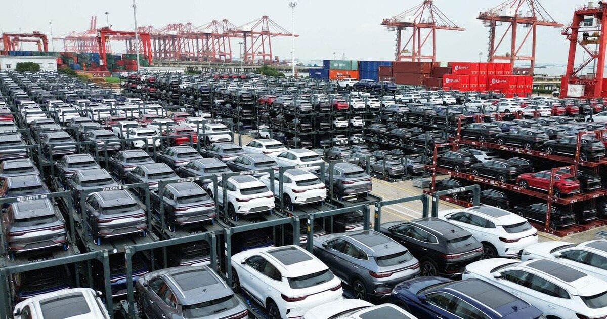 Công ty Trung Quốc từng là hãng pin điện thoại sắp soán ngôi vương xe điện của Tesla