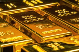 Giá vàng thế giới chạm mức cao nhất trong 9 tháng