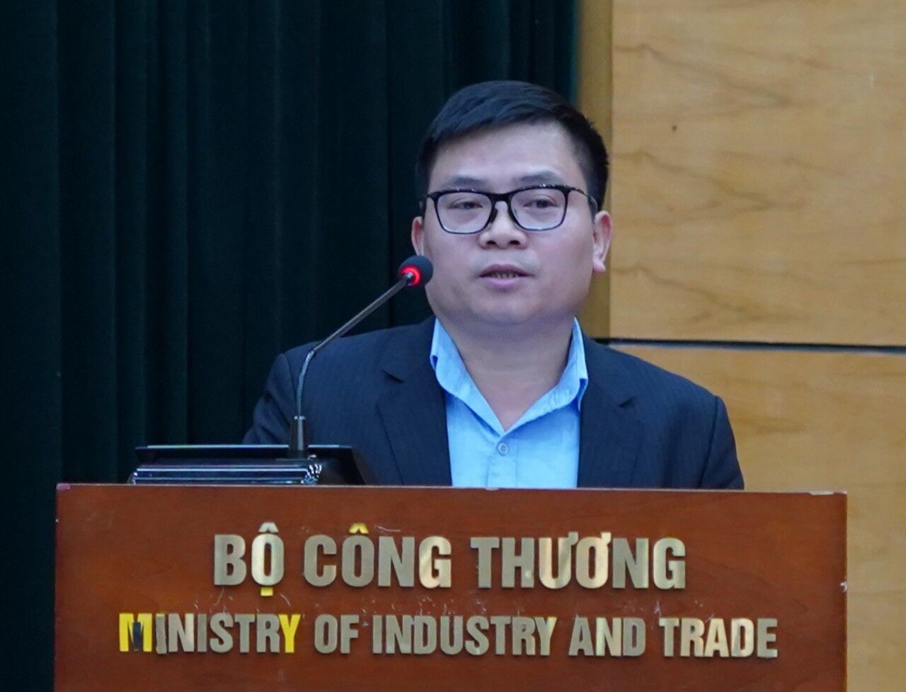 Bo truong Nguyen Hong Dien: Hoan thien Luat Dat dai sua doi co y nghia vo cung quan trong 7 Bộ trưởng Nguyễn Hồng Diên: Hoàn thiện Luật Đất đai sửa đổi có ý nghĩa vô cùng quan trọng
