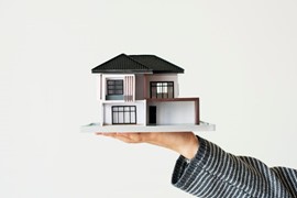 Những “cơn gió ngược” trên thị trường bất động sản năm 2023