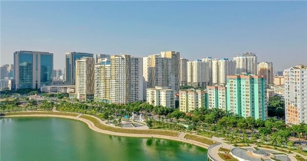 Bất động sản "trong nguy có cơ"