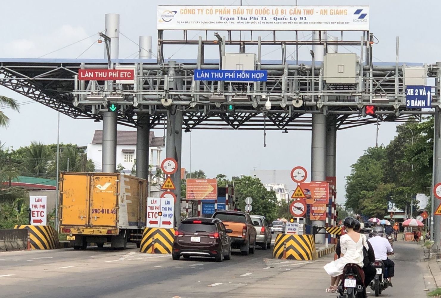 De xuat 8 muc thu phi su dung duong bo voi xe o to Đề xuất 8 mức thu phí sử dụng đường bộ với xe ô tô