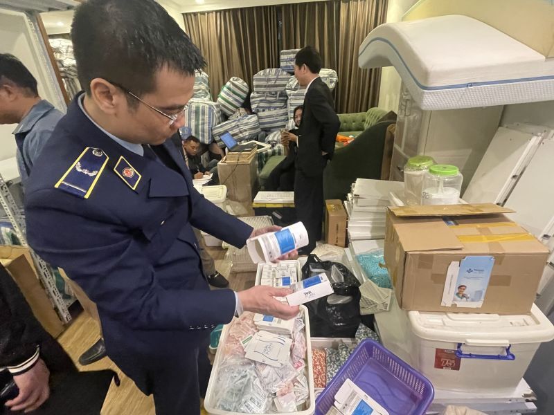 Hà Nội: Kiểm soát chống buôn lậu, gian lận thương mại qua cảng hàng không quốc tế Nội Bài