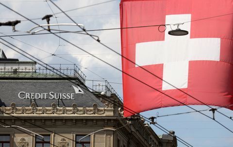 UBS "cau vien" chinh phu Thuy Si 6 ty USD de tiep quan Credit Suisse Credit Suisse