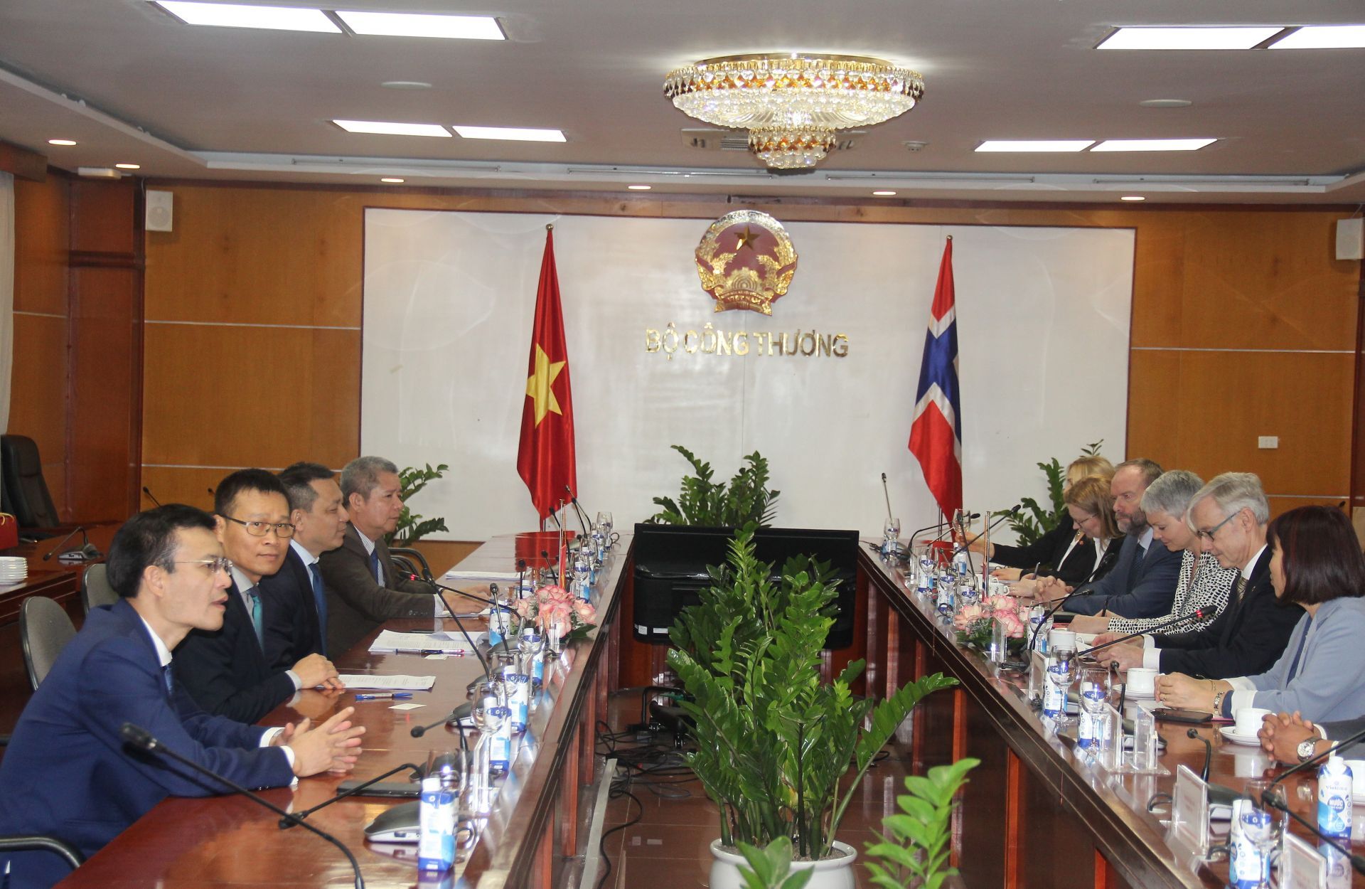 Việt Nam - Na uy: Hợp tác chặt chẽ trong lĩnh vực công nghiệp, thương mại và năng lượng