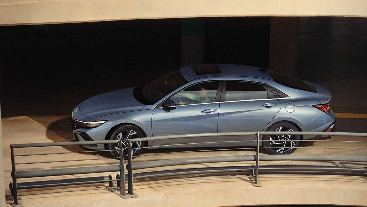 Hyundai Elantra 2024 ra mắt tại Hàn Quốc, thiết kế mới mẻ, công nghệ nâng cấp