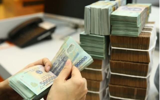 PRC sắp chia cổ tức 350% bằng tiền, nhiều lãnh đạo vẫn muốn bán hết cổ phiếu